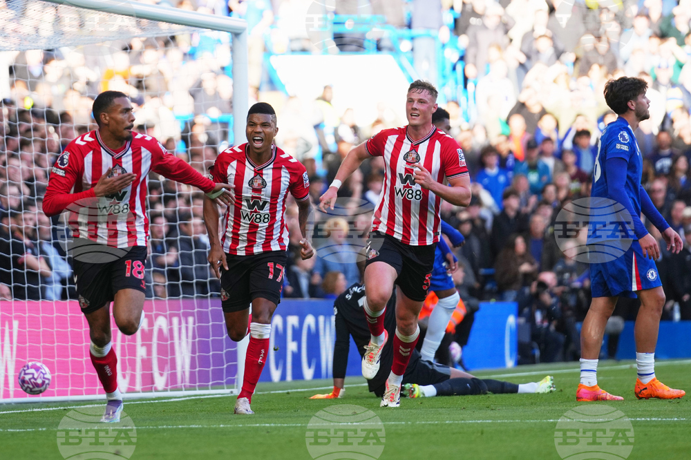 Съндърланд се изкачи на второ място в класирането във Висшата лига сред победа срещу Челси 