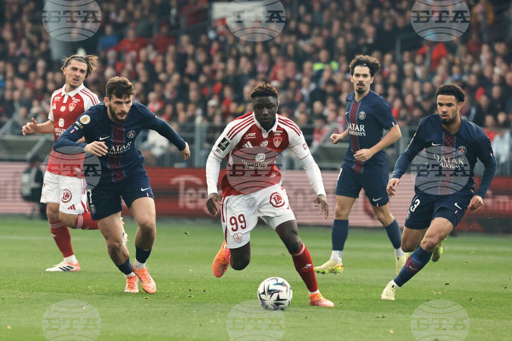 Брест не успя да пречупи 10 човека от Лион и остава в долната част на класирането във френската Лига 1