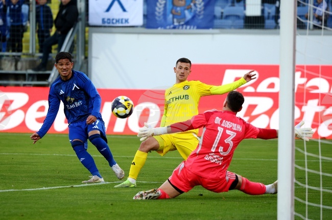 Футболистите на Левски осъзнават ясно каква възможност се открива пред тях, заяви нападателят Евертон Бала