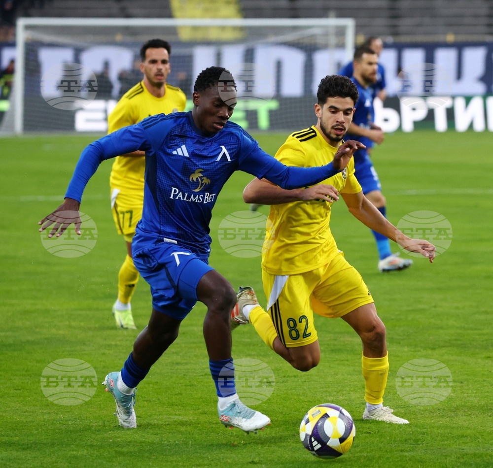 Футболистът на Левски Оливер Камдем е избрал да играе за националния отбор на Камерун