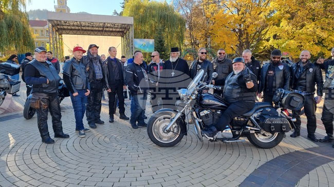 Рок музика, рев на мотори и родопски каба гайди огласиха Чепеларе на благотворителна инициатива за деца