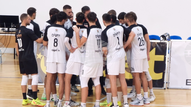 Волейболистите на Славия тренираха със световен шампион по кикбокс