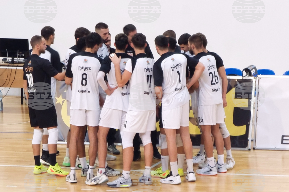 Волейболистите на Славия тренираха със световен шампион по кикбокс