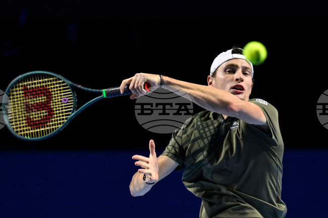 Финалистът от миналата година Юго Юмбер отказа участие на турнира от сериите "Мастърс" в Париж, ще го замени Валентен Ройе