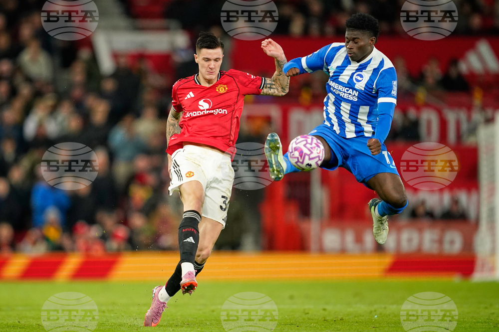 Нападателят на Манчестър Юнайтед Бенямин Шешко ще отсъства месец заради контузия в коляното