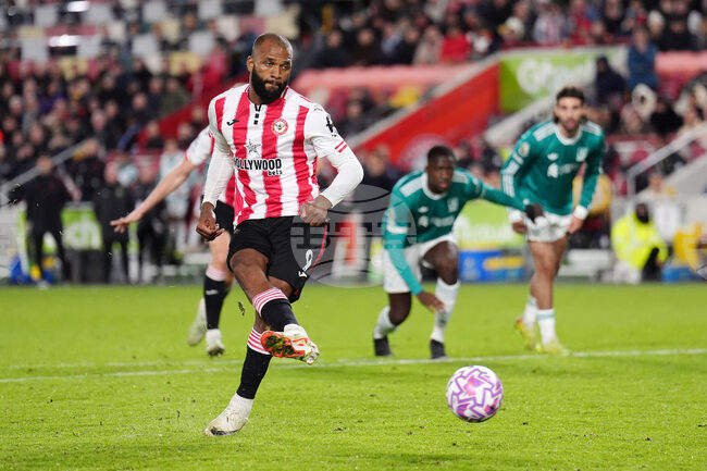 Бивш футболист на Лудогорец донесе победата на Брентфорд над Ливърпул