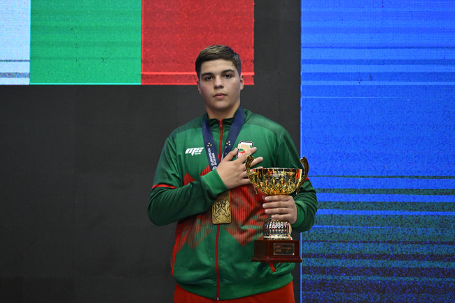 Пресиян Генов е европейски шампион по бокс за ученици в Будва