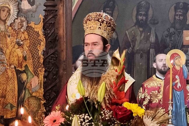 На празника на Сливен - Димитровден, митрополит Арсений акцентира върху духовните устои на християнското семейство