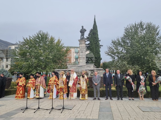 Мечтата ми за Сливен е да бъде град с богати традиции, но и модерен, и растящ, каза за празника на града кметът Стефан Радев