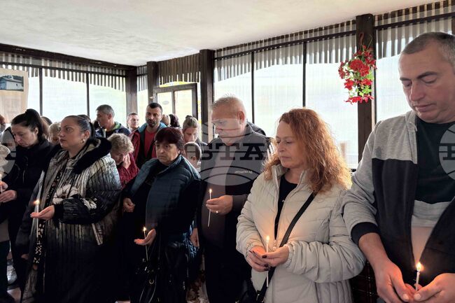 Храмът „Свети Димитър Солунски“ в самоковското село Клисура отбеляза празника си