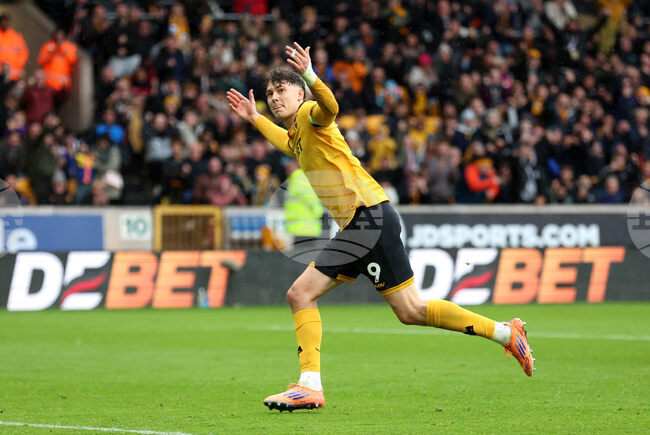 Кристъл Палас привлече нападател от Уулвърхямптън за близо 50 милиона паунда