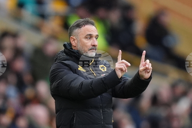 Мениджърът на Уулвърхямптън влезе в горещ спор с феновете след загубата от Бърнли, те му пожелаха утре сутринта да бъде уволнен