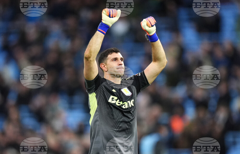 Аржентинският вратар Емилиано Мартинес вече не е втори капитан на Астън Вила