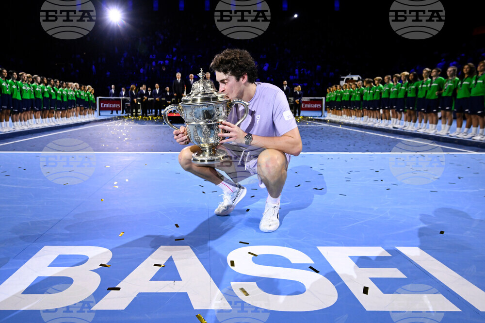 Жоао Фонсека победи Алехандро Давидович Фокина на финала на турнира по тенис в Базел