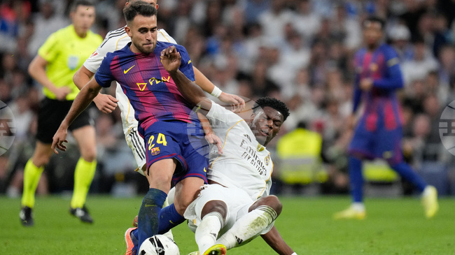 Треньорът на Пари Сен Жермен Луис Енрике иска отново да работи със защитника на Барселона Ерик Гарсия