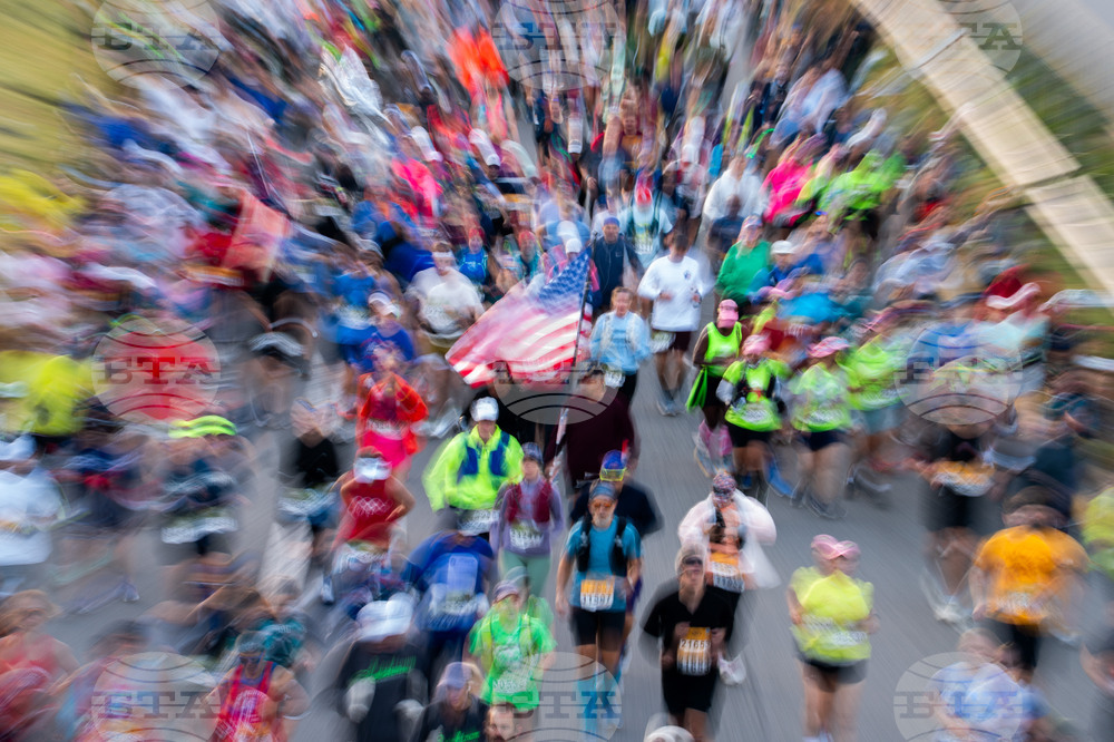 APTOPIX MarineCorpsMarathon