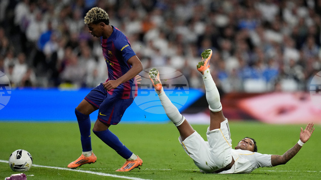 Ханзи Флик: "Винаги ще защитавам и ще помагам на Ламин"