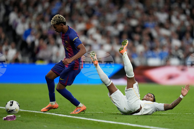 Ханзи Флик: "Винаги ще защитавам и ще помагам на Ламин"