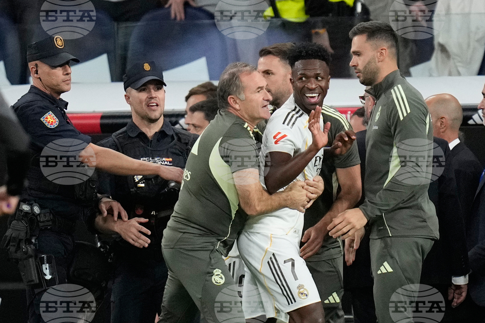 Ръководството на Реал Мадрид няма да налага санкции на Винисиус за изразеното недоволство при смяната му срещу Барселона