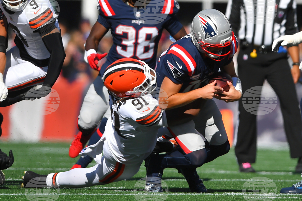 Browns Patriots Football