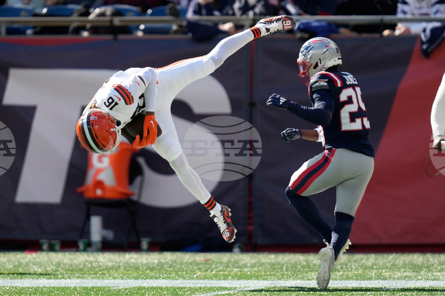 APTOPIX Browns Patriots Football