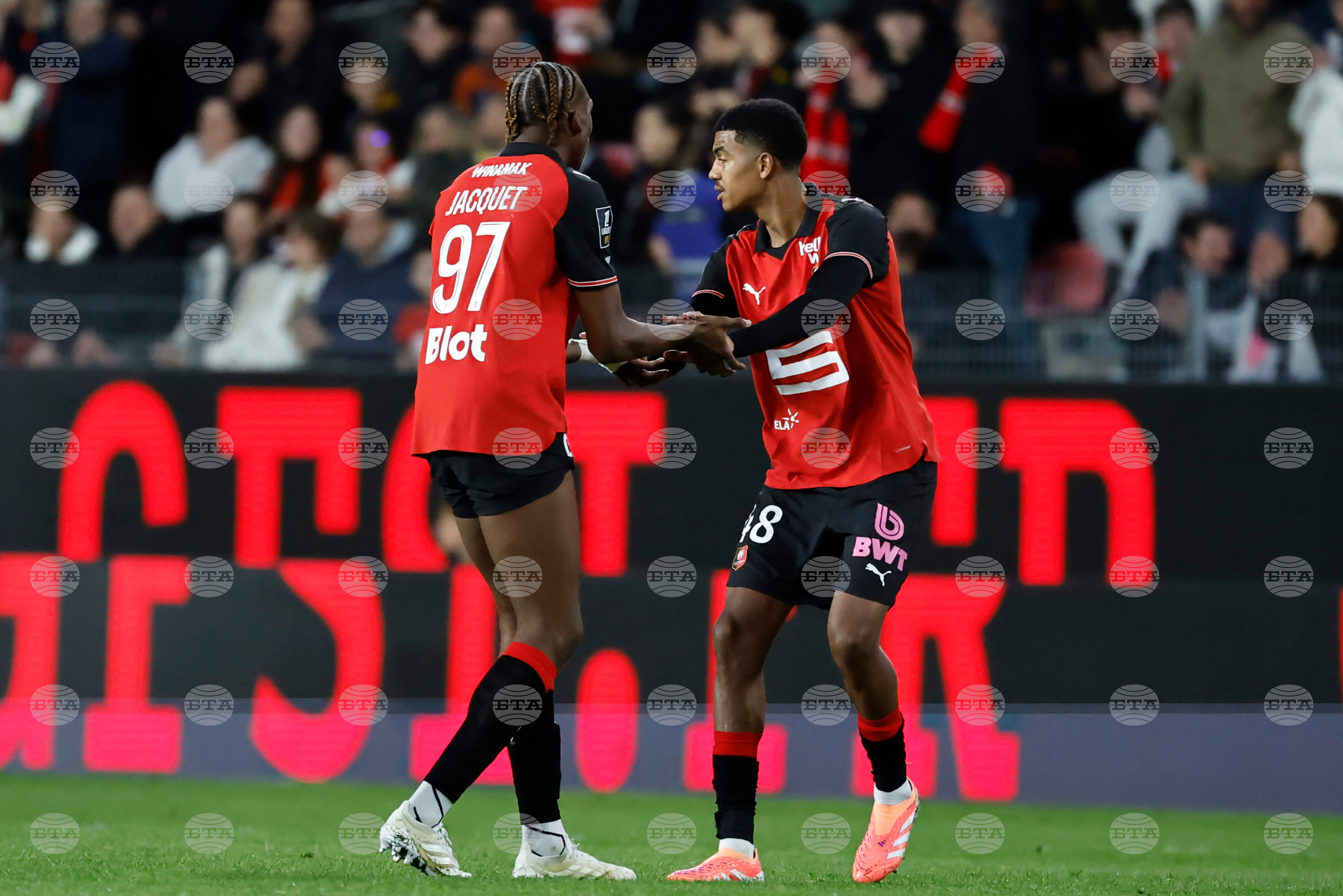 Рен надви Брест в мач със седем гола, Страсбург надигра Ница в Лига 1