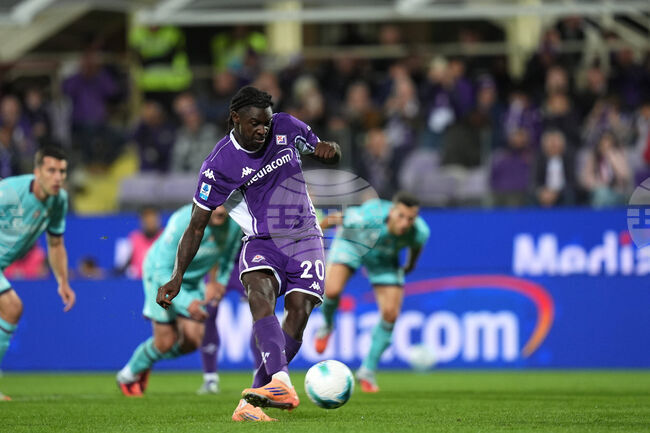 Фиорентина отново не успя да победи, стигна само до точка в дербито с Болоня в 8-ия кръг на Серия А