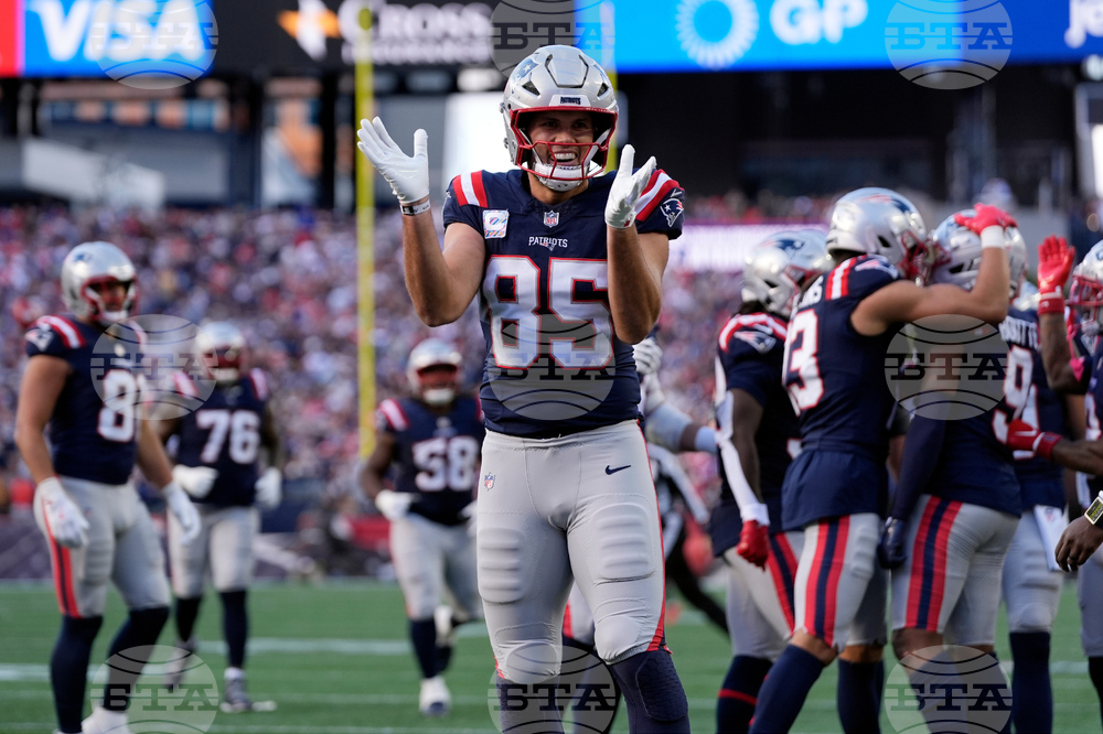 Browns Patriots Football