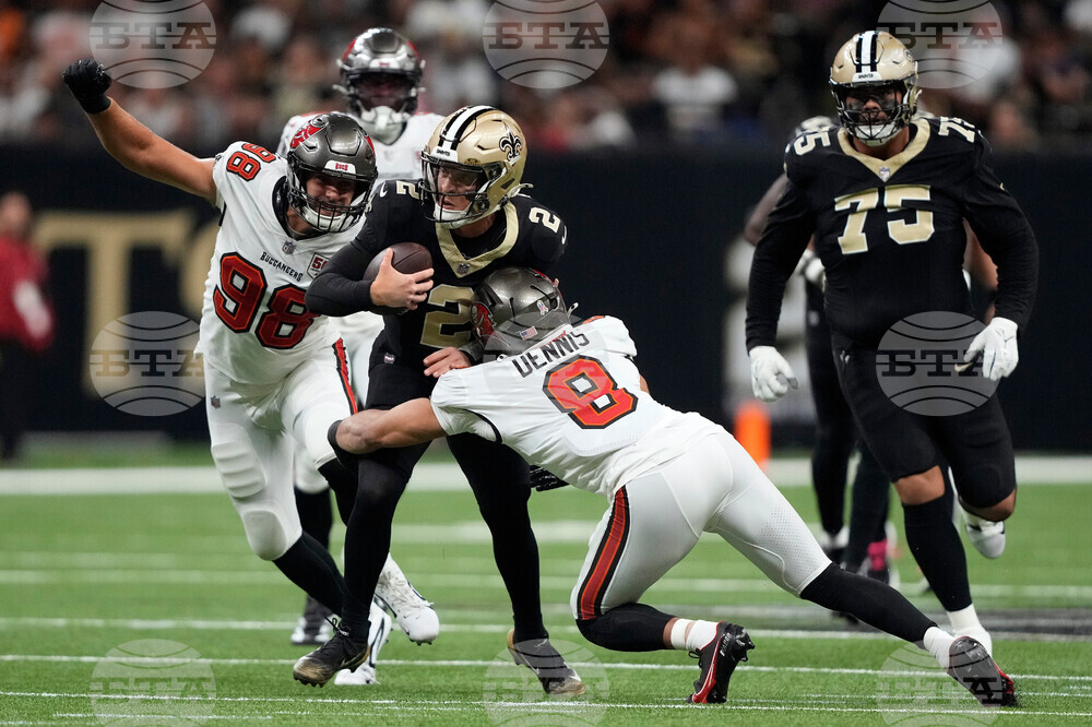 Buccaneers Saints Football