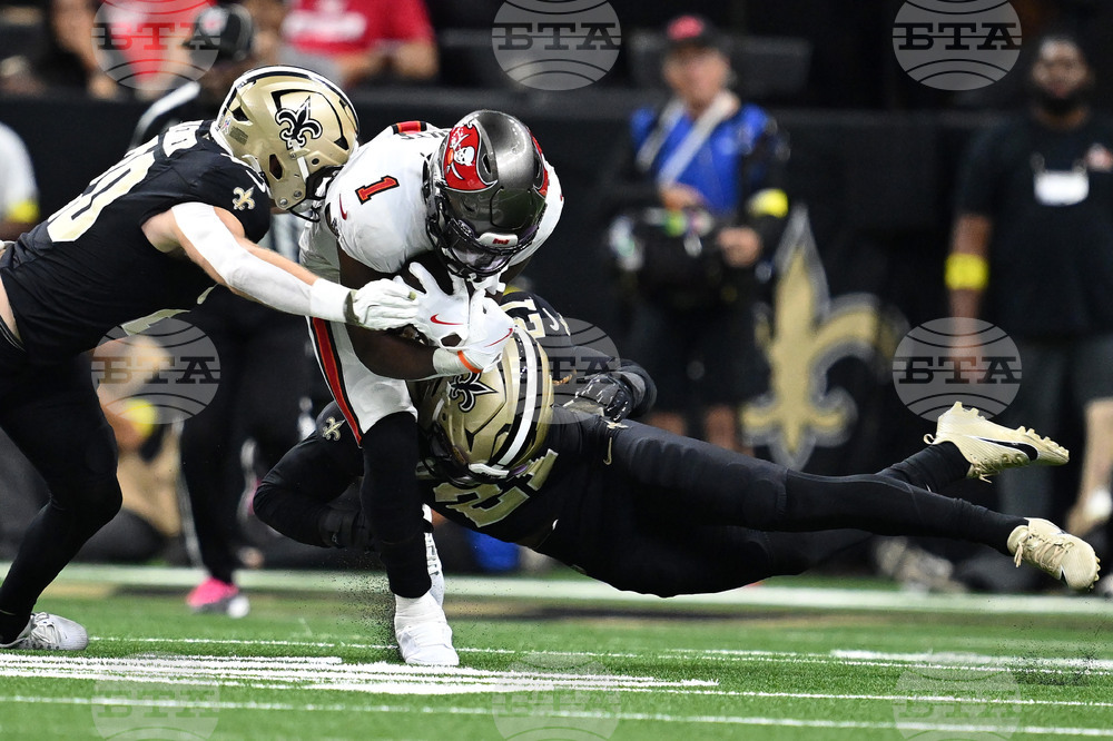 Buccaneers Saints Football