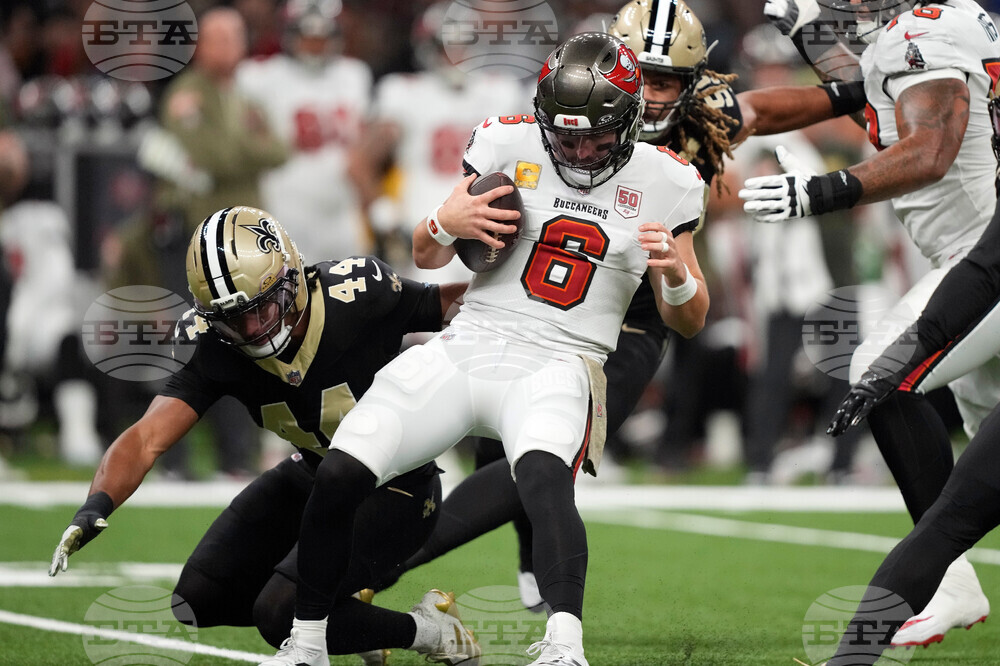 Buccaneers Saints Football