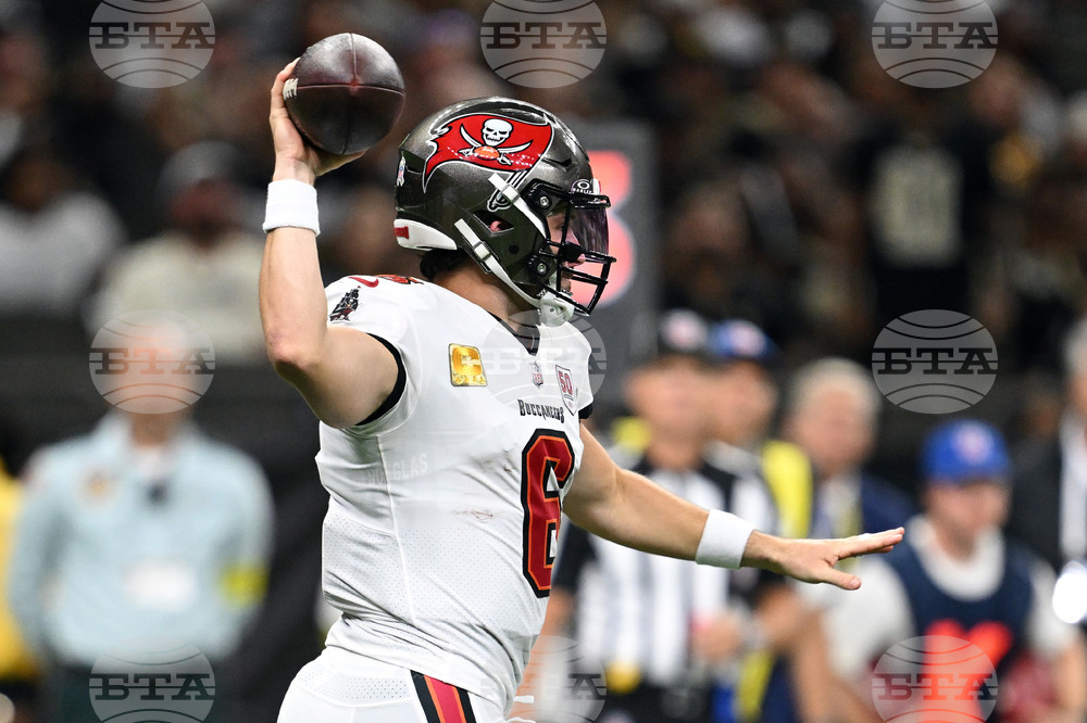 Buccaneers Saints Football