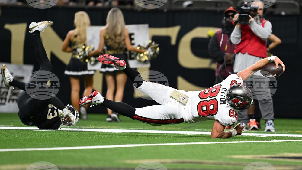 Buccaneers Saints Football