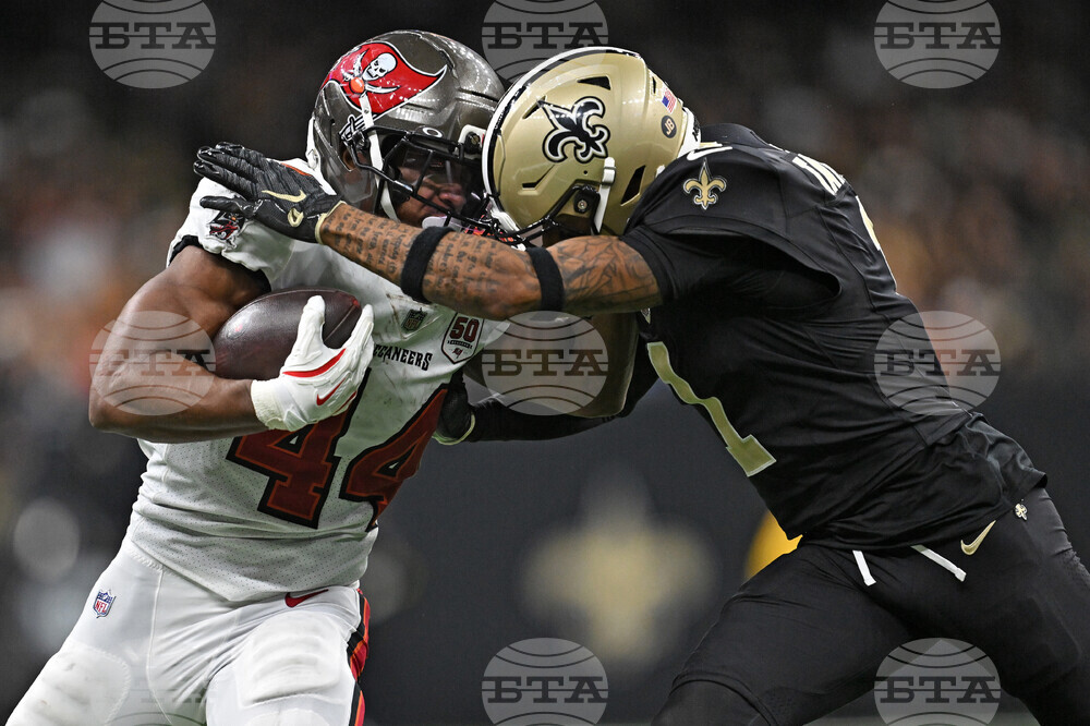 Buccaneers Saints Football