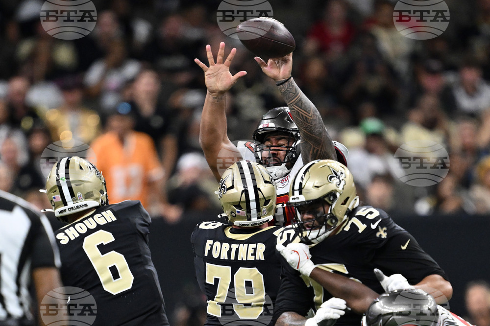 Buccaneers Saints Football