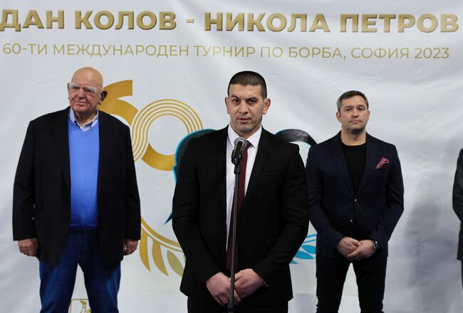 Президентът на БФ Борба Христо Маринов откри международния турнир "Дан Колов - Никола Петров"