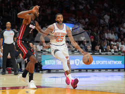 Knicks Heat Basketball