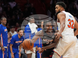 Knicks Heat Basketball