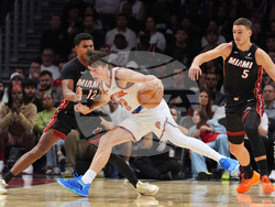 Knicks Heat Basketball