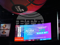 Knicks Heat Basketball