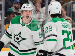 APTOPIX Stars Predators Hockey