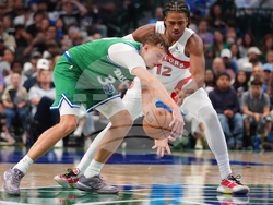 Raptors Mavericks Basketball