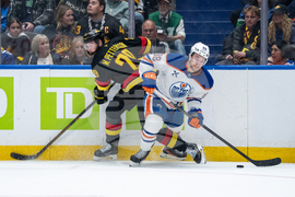 Oilers Canucks Hockey