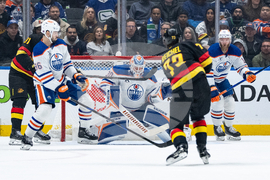 Oilers Canucks Hockey