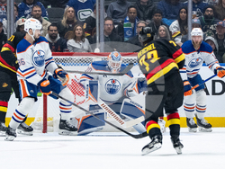 Oilers Canucks Hockey