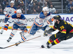 Oilers Canucks Hockey