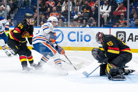 Oilers Canucks Hockey