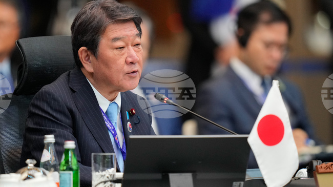 Япония допуска да участва в разминирането на Ормузкия проток, ако бъде постигнато примирие в Иран, заяви японският външен министър