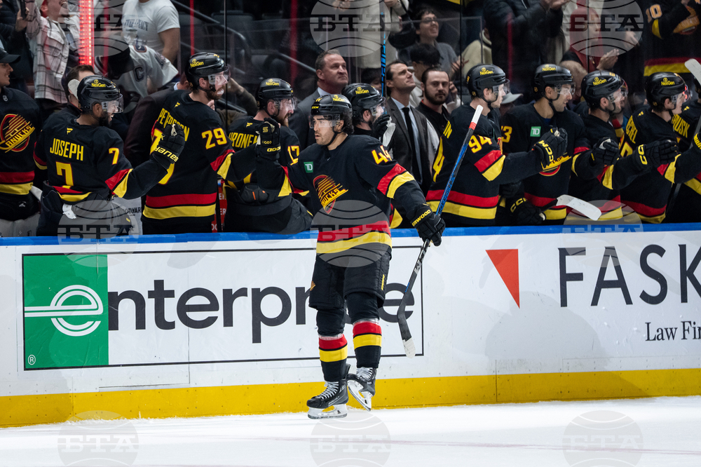 Oilers Canucks Hockey