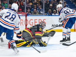 Oilers Canucks Hockey